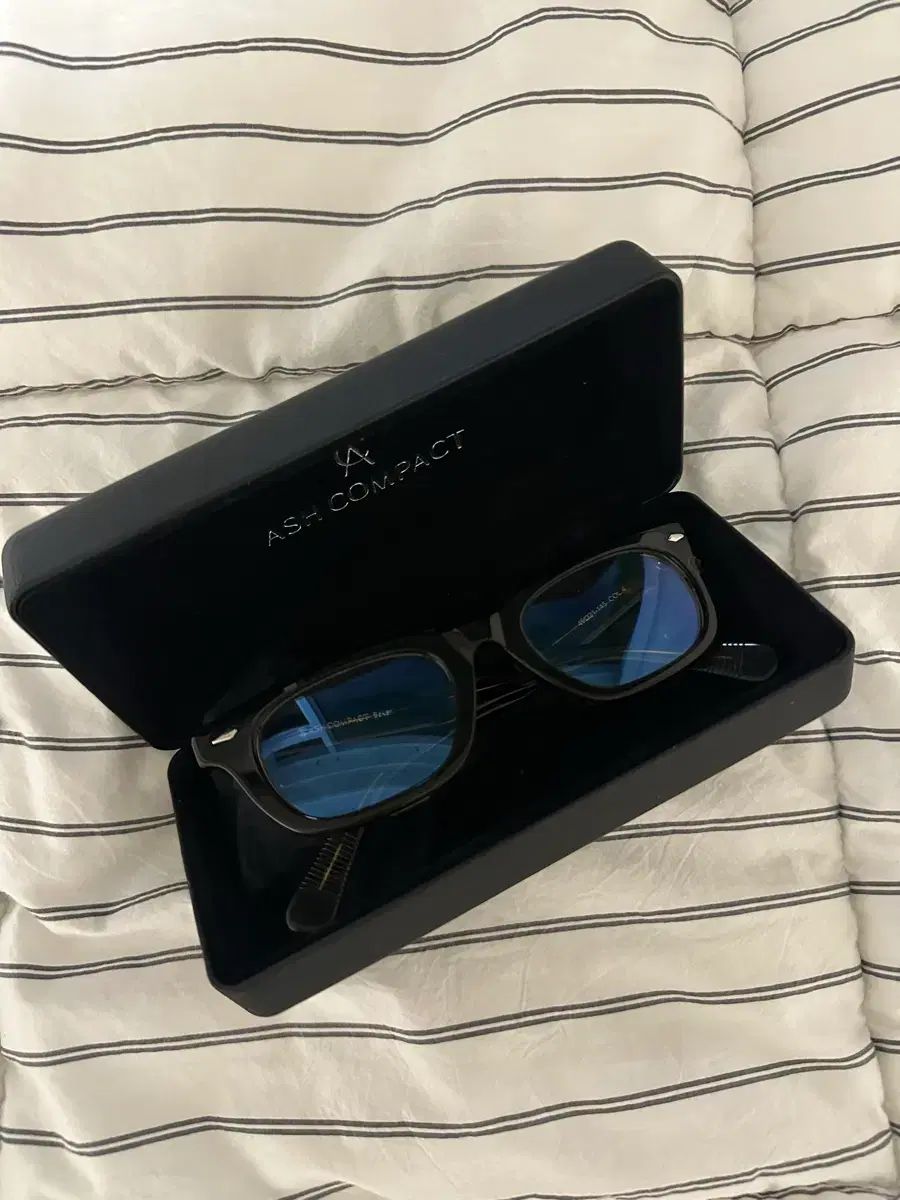 アッシュコンパクト ベイカー ブラウン 49