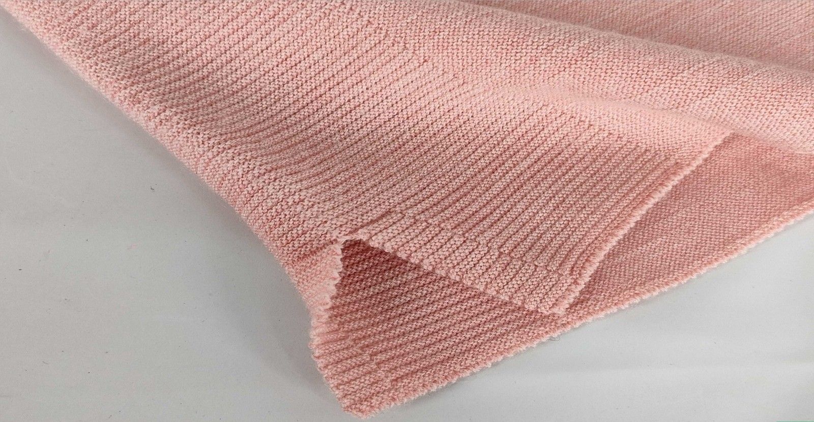 ISSEY MIYAKE HAAT タートルネック ニット トップス サーモンピンク