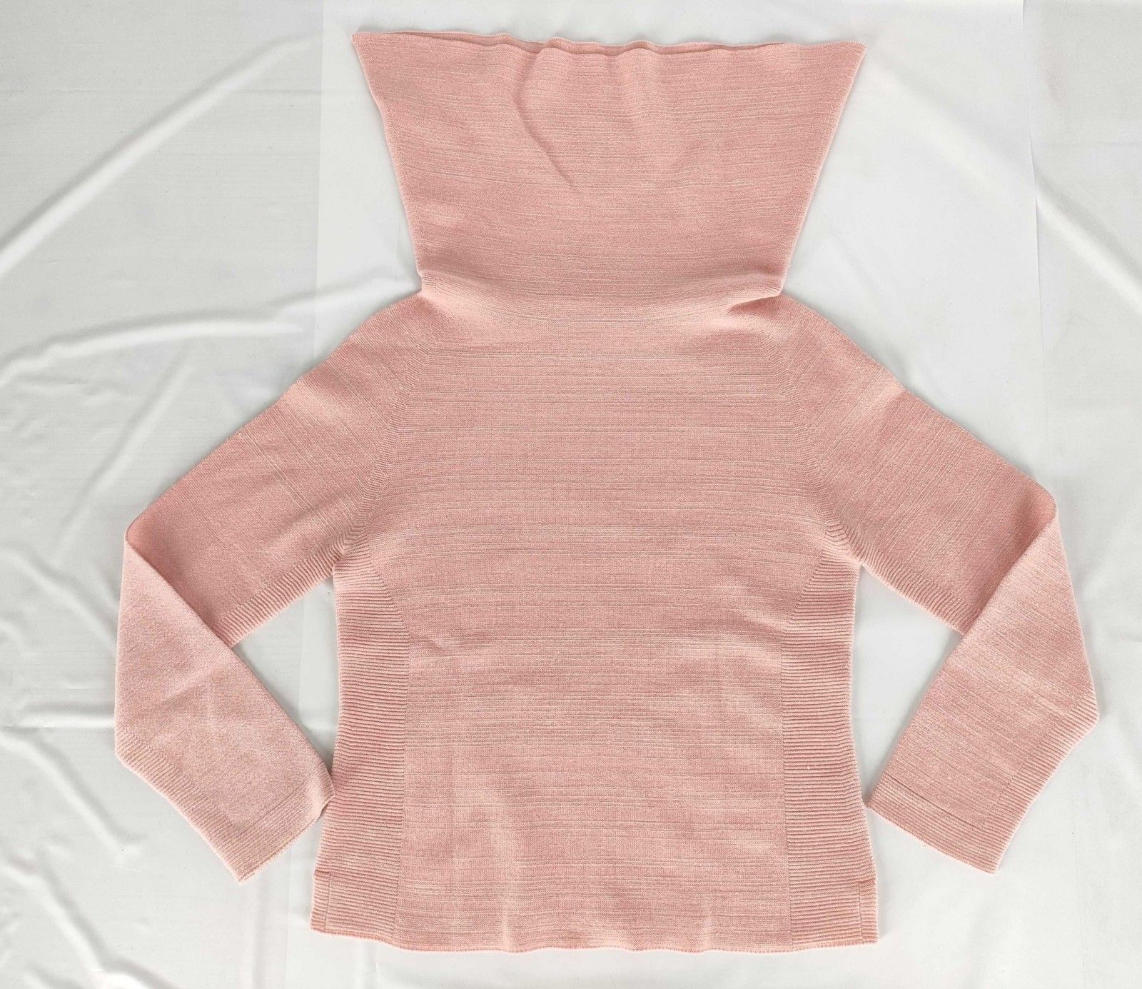 ISSEY MIYAKE HAAT タートルネック ニット トップス サーモンピンク 日本製 サイズ2 ISSEY MIYAKE HAAT タートルネック ニット トップス サーモンピンク