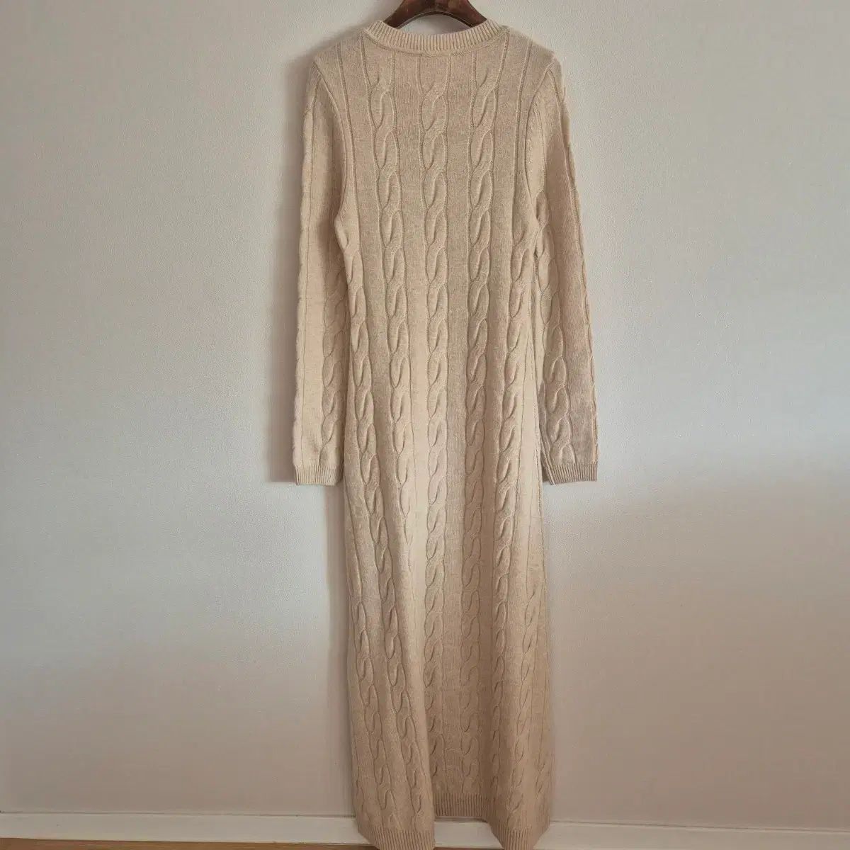 ケーブルニット