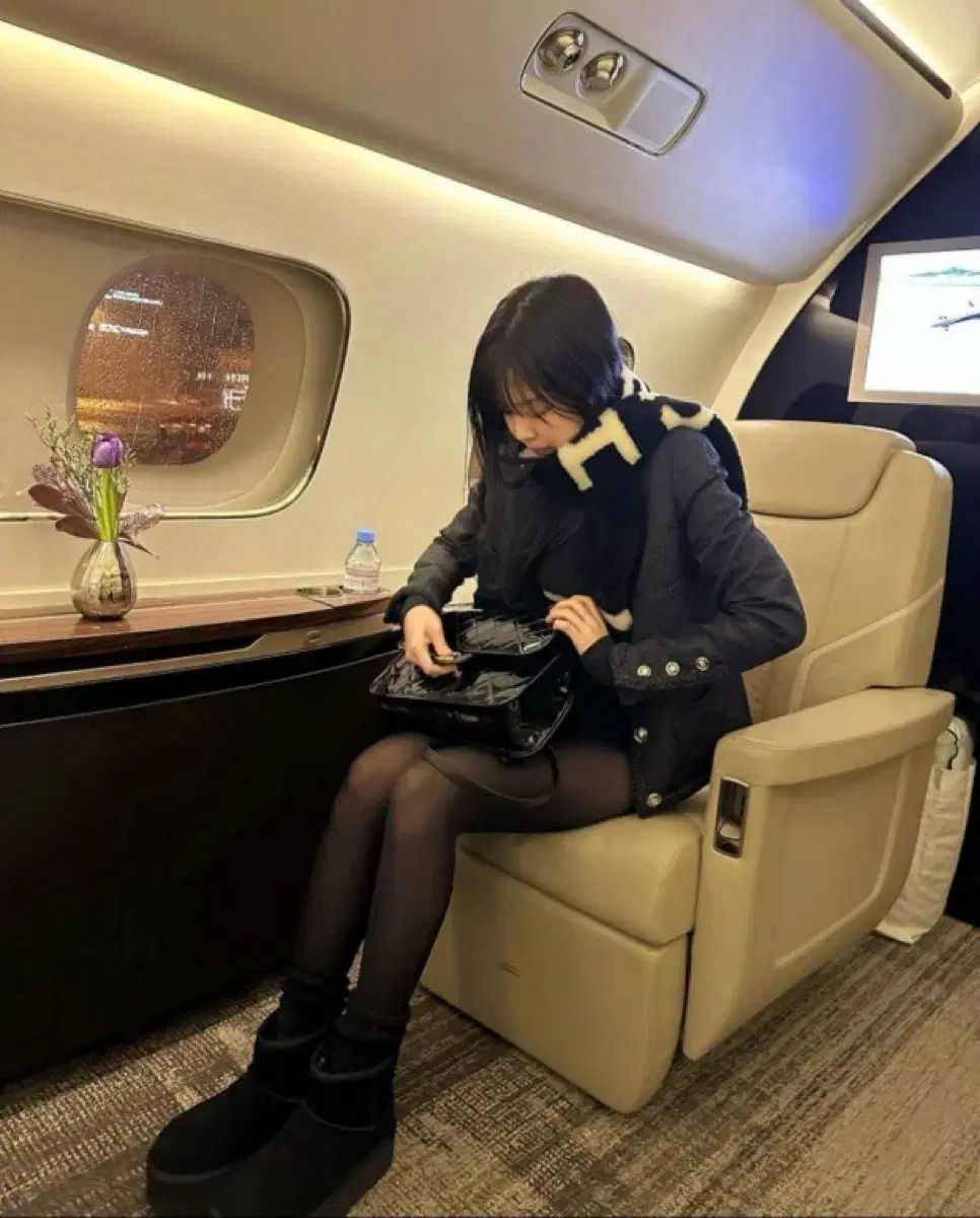 アメリカ UGG アグ Classic ミニ フラットフォーム ブラック 230