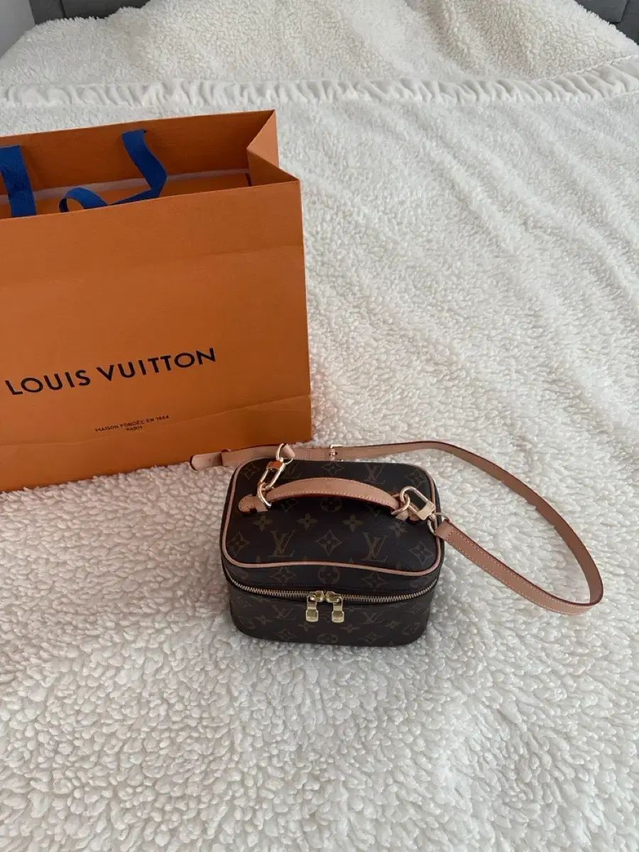 25年 THE HYUNDAE ルイヴィトン 니스ミニバック ノアではない