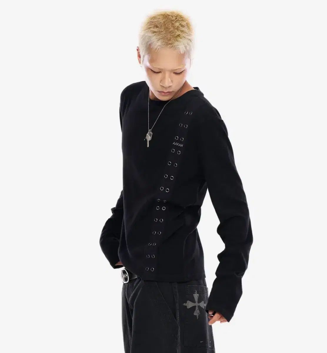 アハム サイド エンブロイダリー ロングスリーブ ブラック 2 サイズ