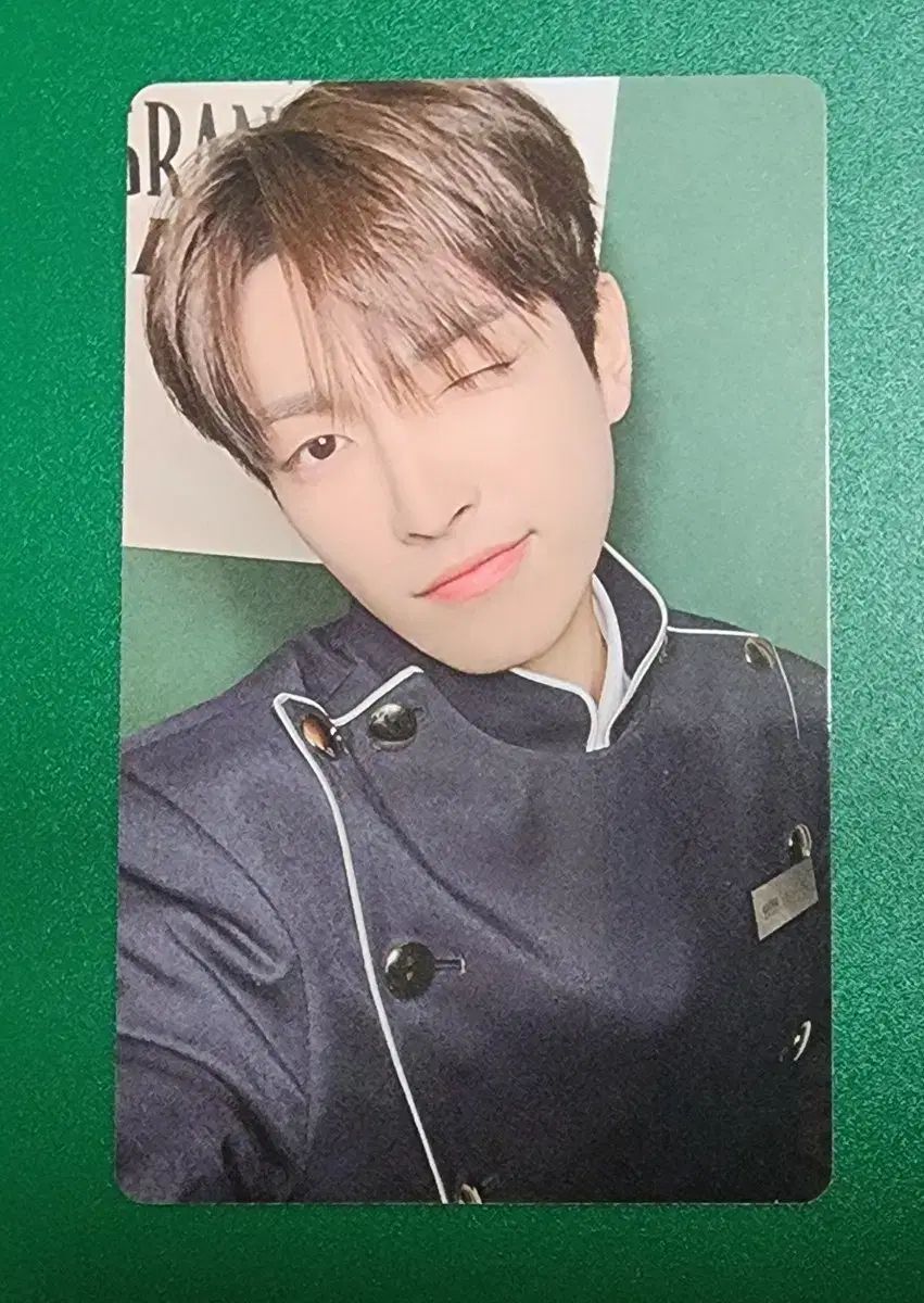 ATEEZ（エイティーズ・アチズ）ホンジュン(HONGJOONG) トレカ - メルカリ