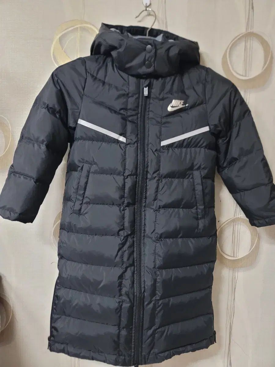 ナイキ 子供用 ロングダウンジャケット ブラック 120号