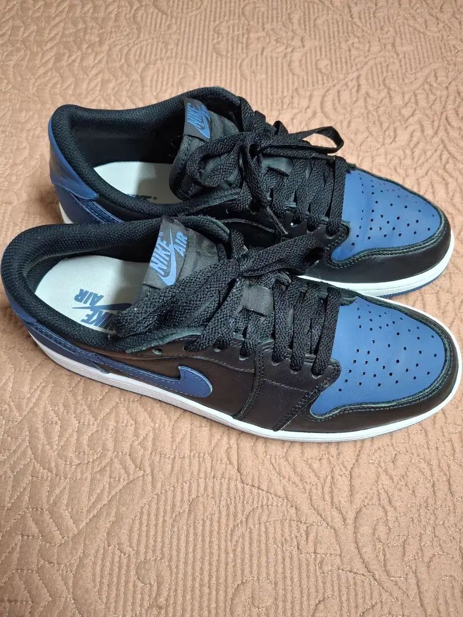 270 NIKE ジョーダン 1 ロー スニーカー 1184