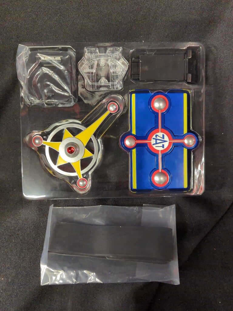 バンダイ ウルトラレプリカ ウルトラマンタロウ ウルトラバッジ 50 th ANNIVERSARY SET