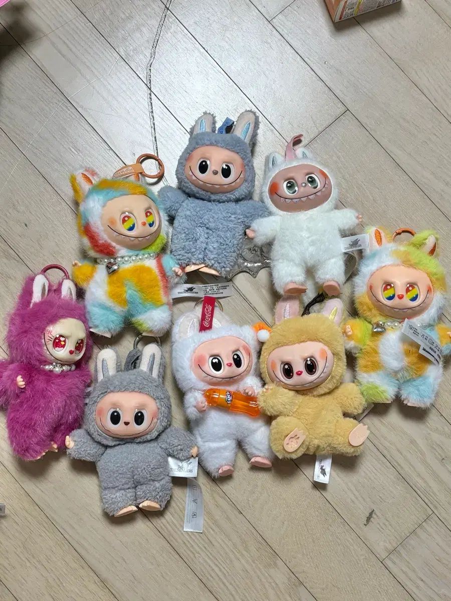 Labubu(ラブブ）ぬいぐるみ ストア キーホルダー 8個 まとめ