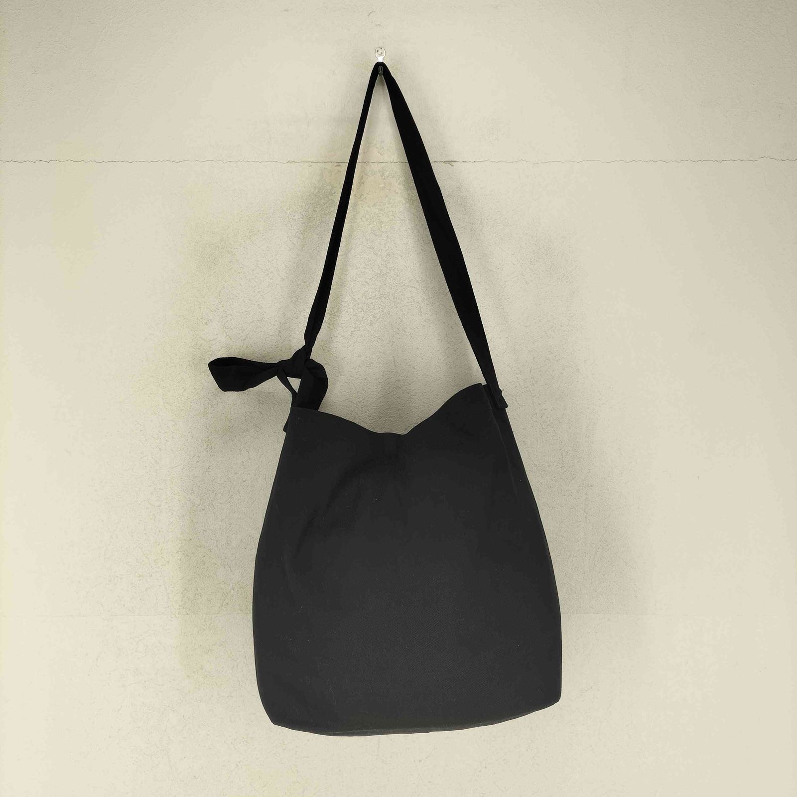 アンドゥムルメステール Ann DEMEULEMEESTER ロゴプリントショルダー