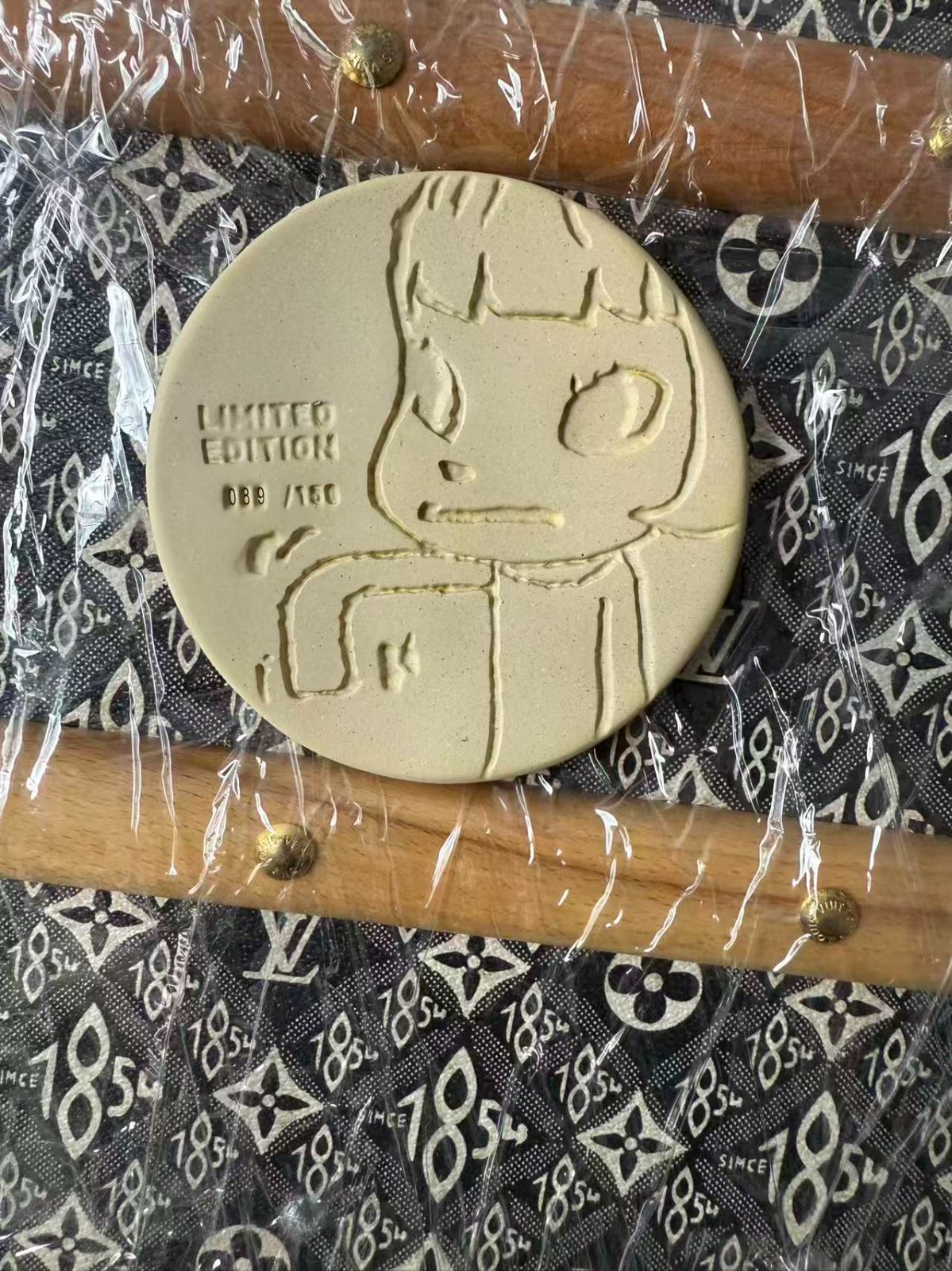 奈良美智「HAND SEARCHING」限定フィギュア - メルカリ