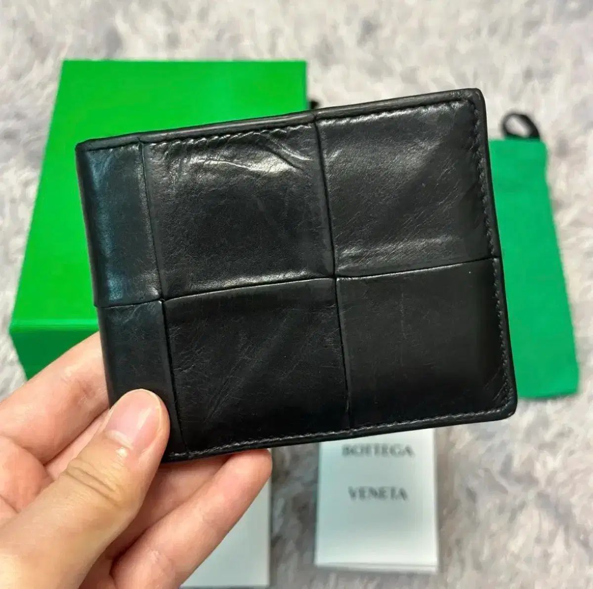 フルセット ボッテガ ヴェネタ ナイロン マキシ フラップ 二つ折り財布 ブラック