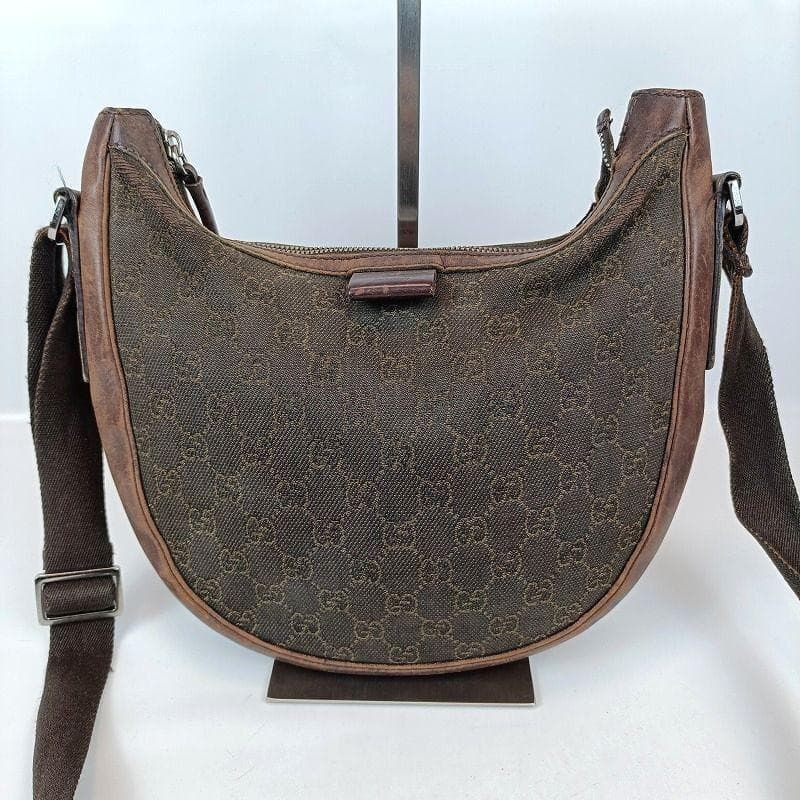 レア GUCCI グッチ ショルダーバッグ 三日月型 ハーフムーン GG柄 斜 