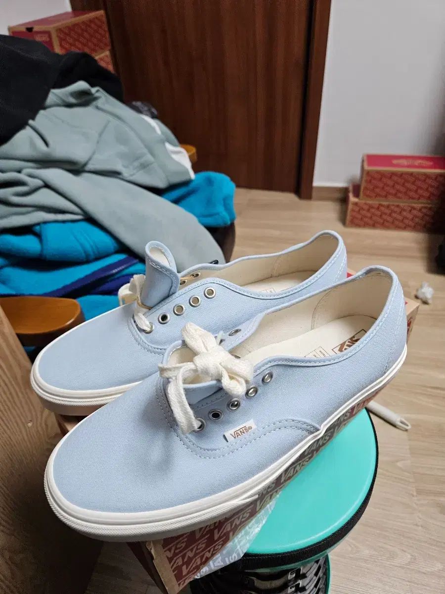 アセンティック スカイブルー