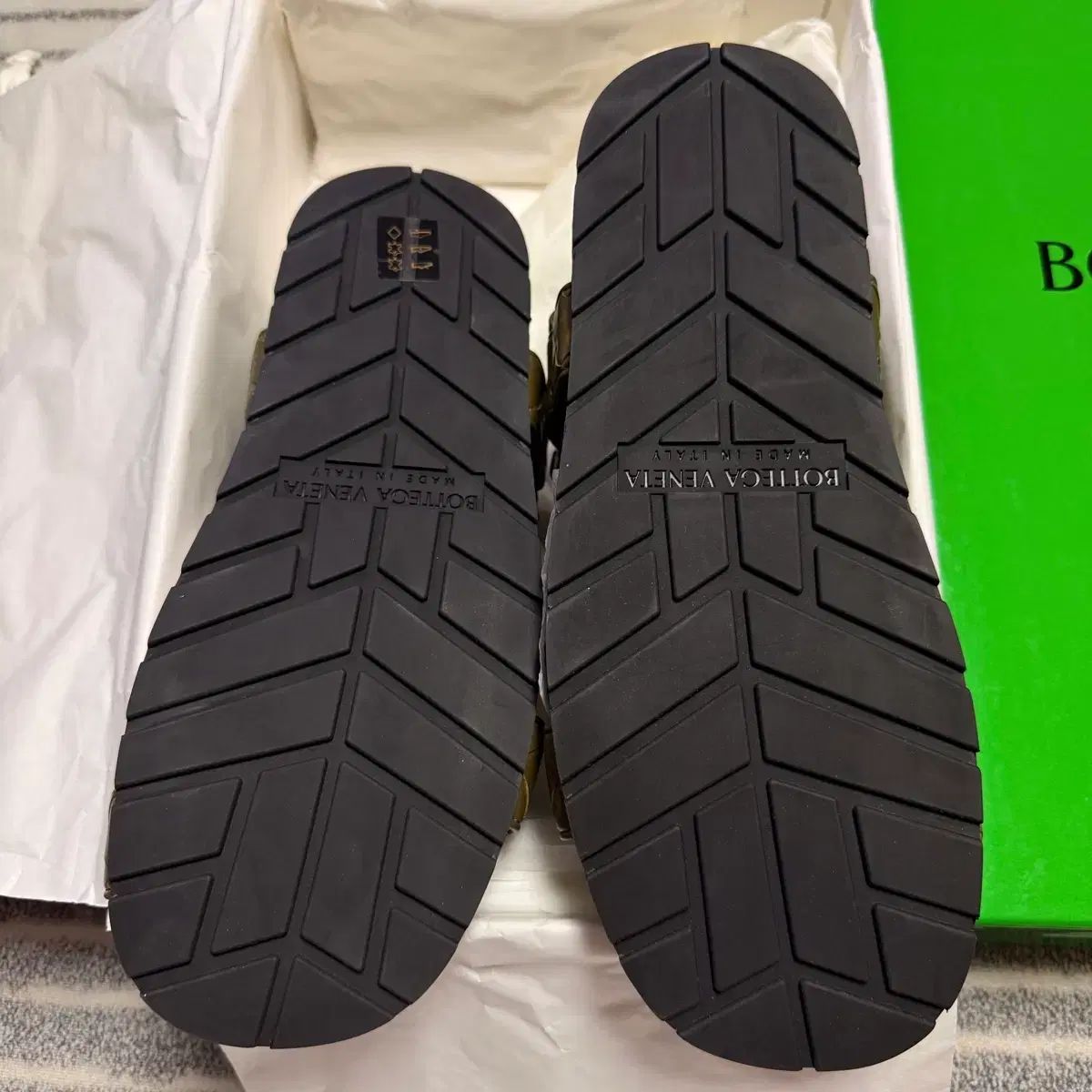 トリップ サンダル