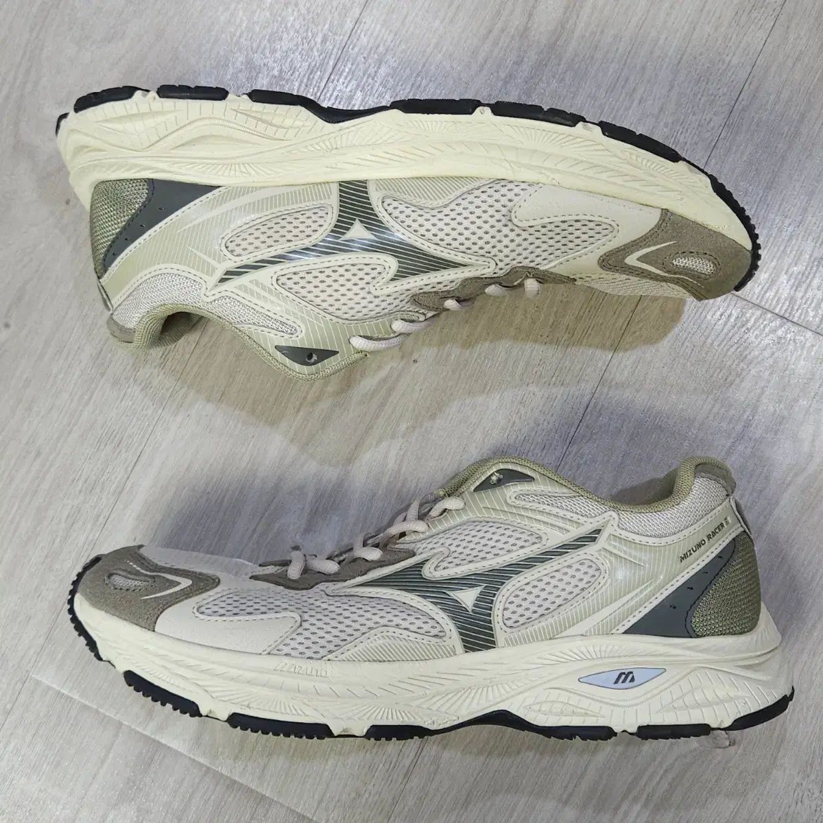  ミズノ レーサー S ヴィンテージ グリーン 白 スニーカー 靴