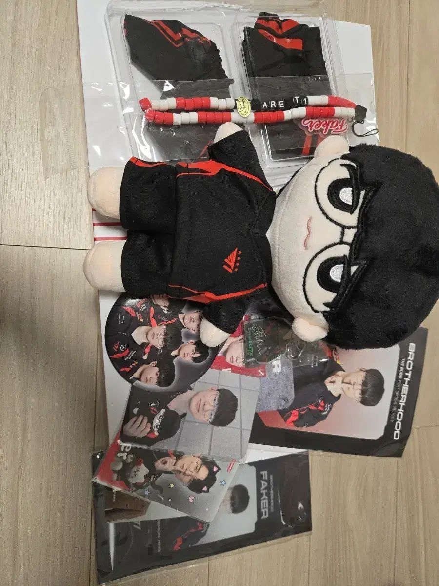 FAKER ぬいぐるみ + 2024 T1 優勝 記念 ぬいぐるみ 服 + トレカ