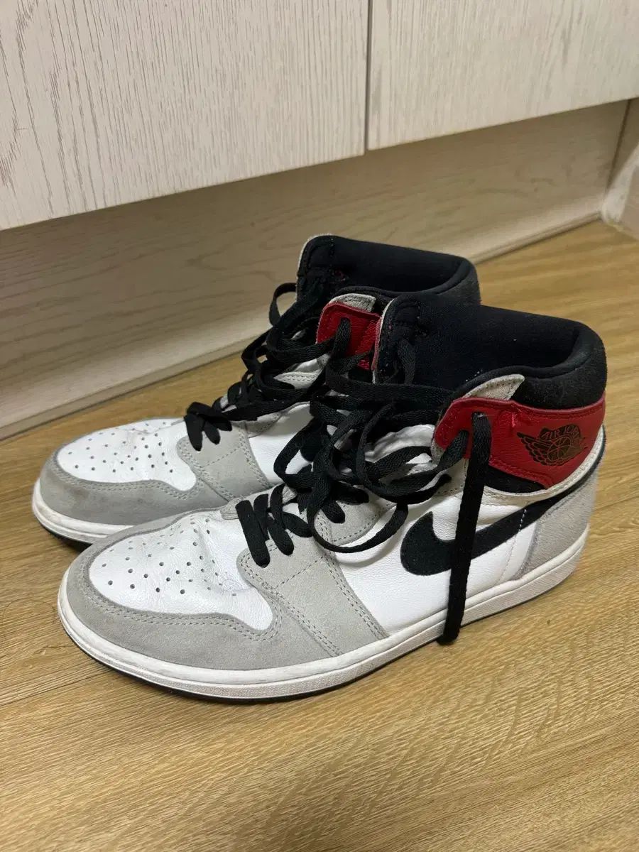 ジョーダン1 スモークグレイ ハイ