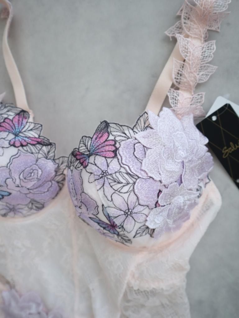 Wacoal Salute ワコールサルート スリーインワン 40周年 83 G 定価25 080円 日本製 E 75 み 6461717