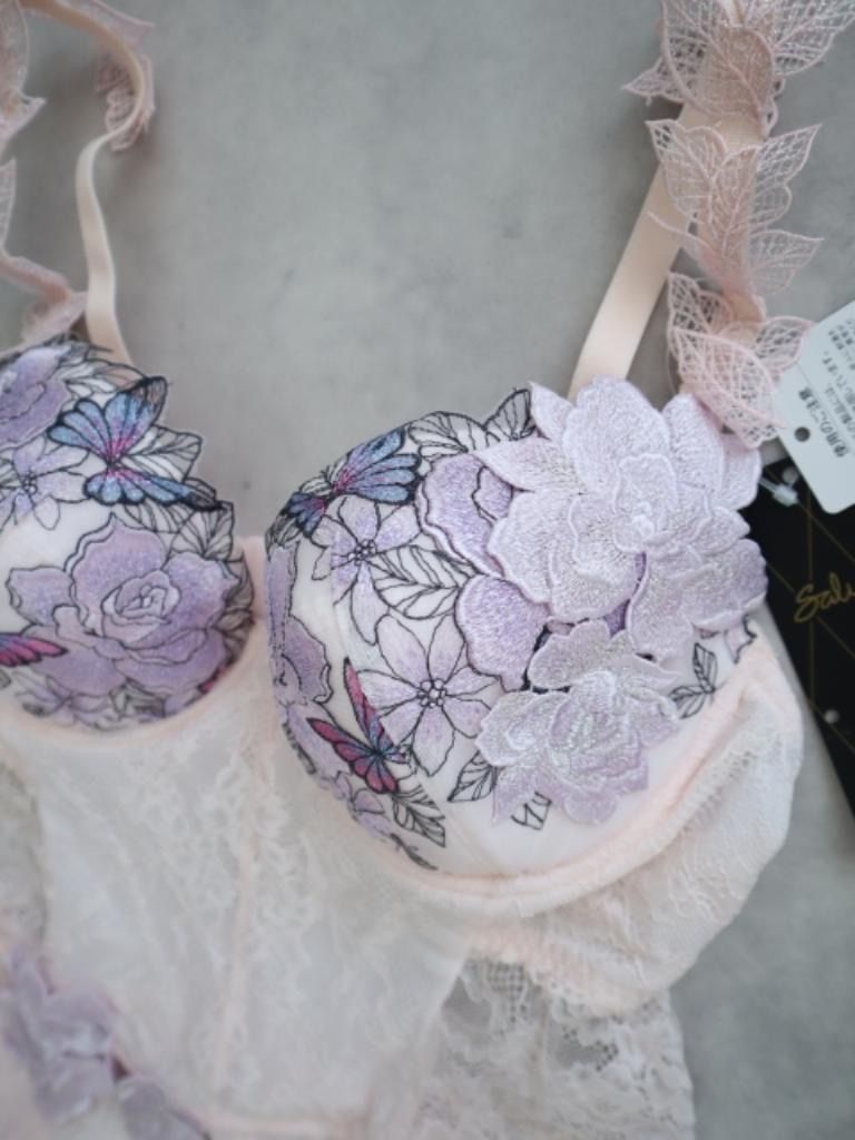 Wacoal Salute ワコールサルート スリーインワン 40周年 83 G 定価25 080円 日本製 E 75 み 6461719