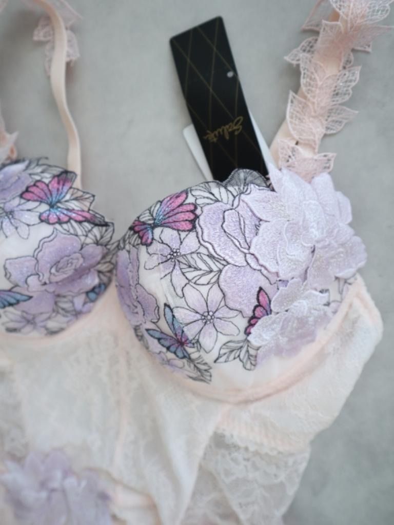 Wacoal Salute ワコールサルート スリーインワン 40周年 83 G 定価25 080円 日本製 F 75 み 6461720