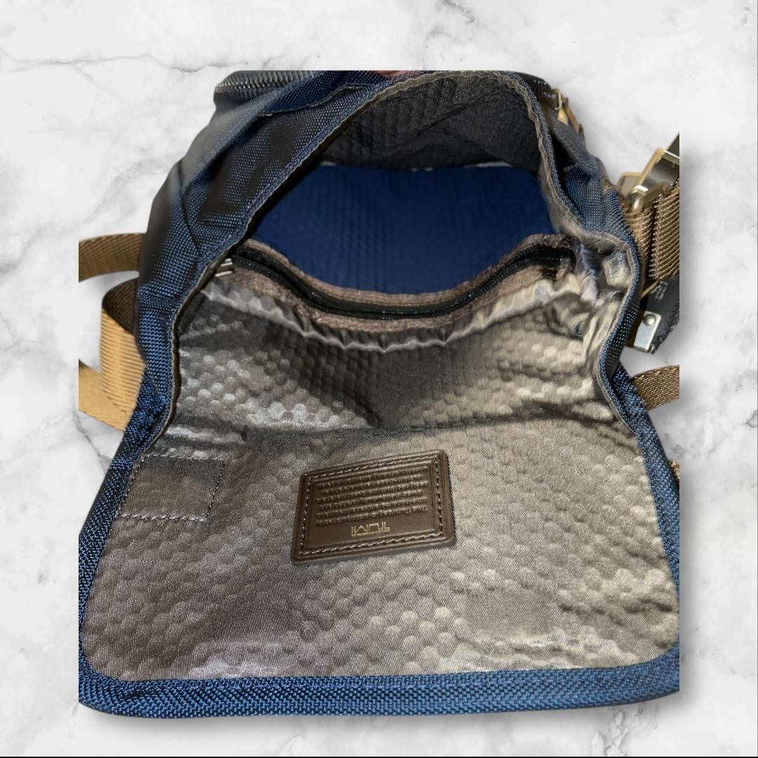 TUMI ショルダーバッグ ネイビー×ブラウン 斜め掛け 正規品 - メルカリ