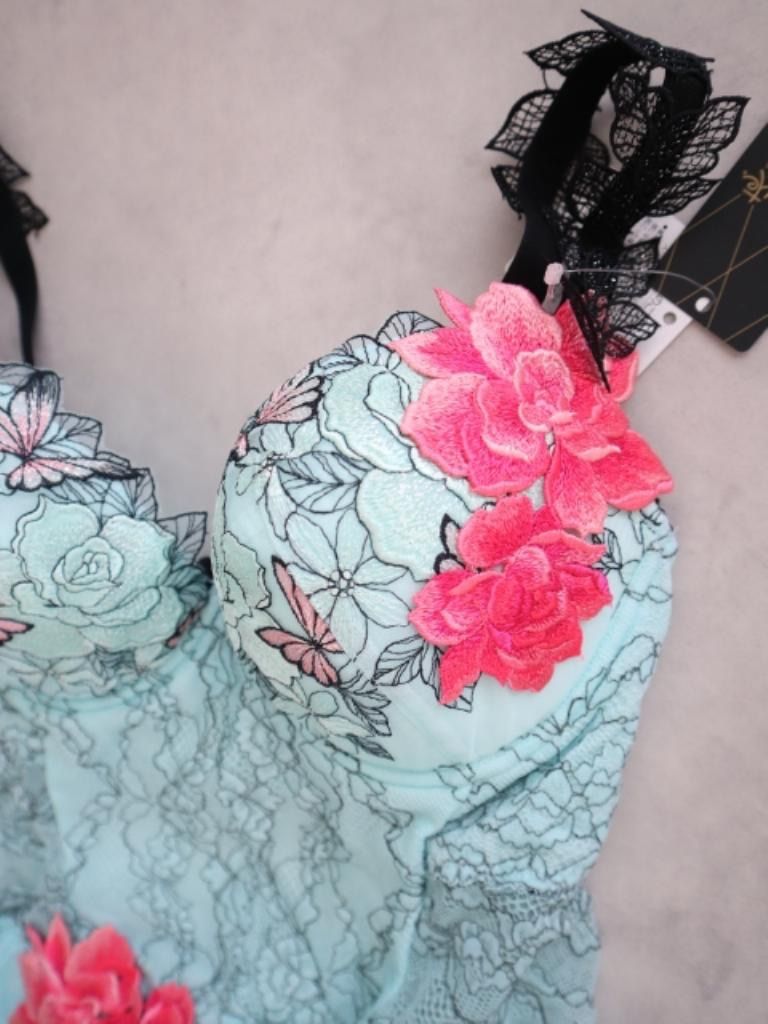 Wacoal Salute ワコールサルート スリーインワン 40周年 83 G 定価25 080円 日本製 E 75 み 6461722