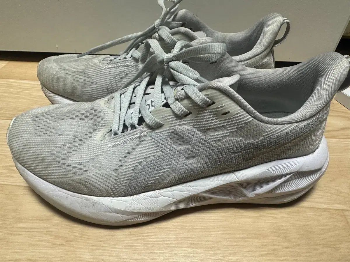 ランニングシューズ