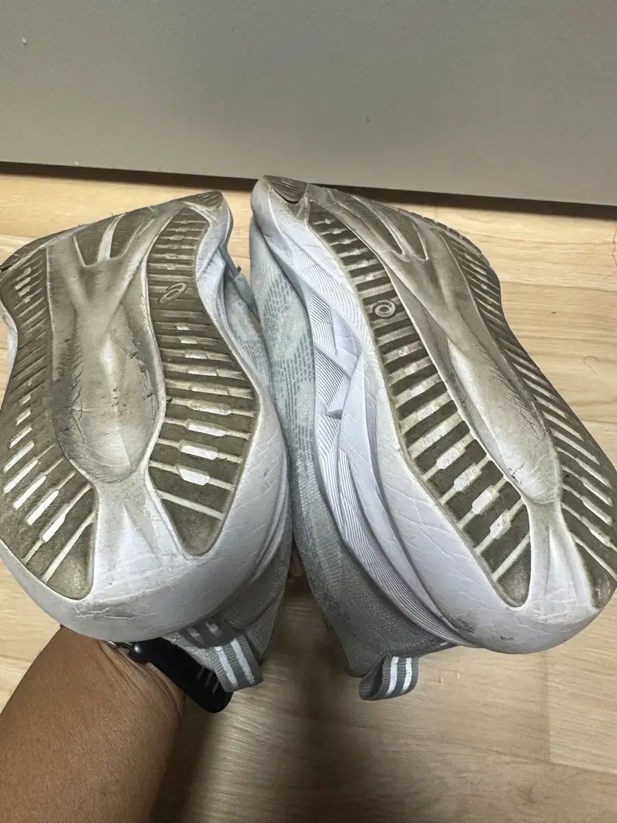 アシックス ノヴァブラスト