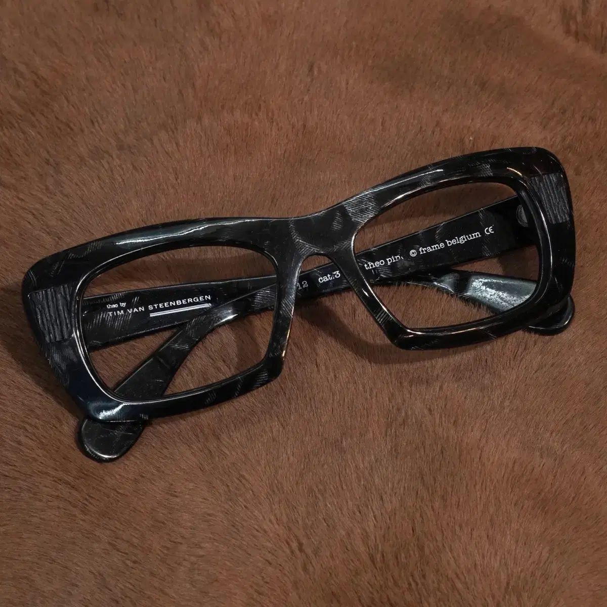 Tim Van Steenbergen テオ 幾何学 パータン メガネ