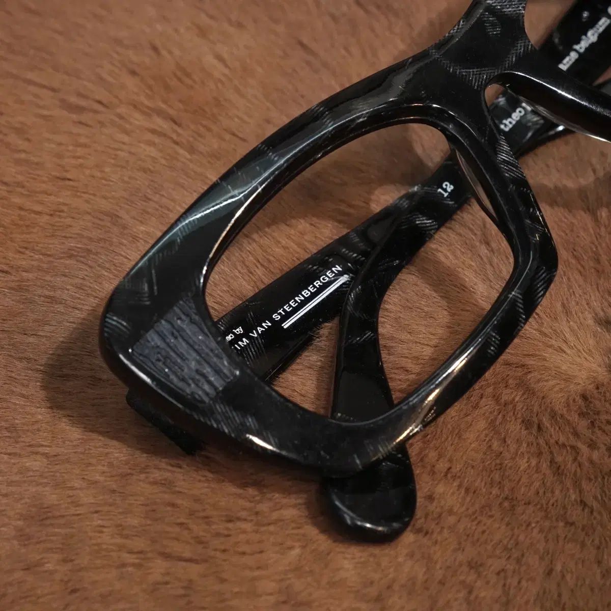 Tim Van Steenbergen テオ 幾何学 パータン メガネ