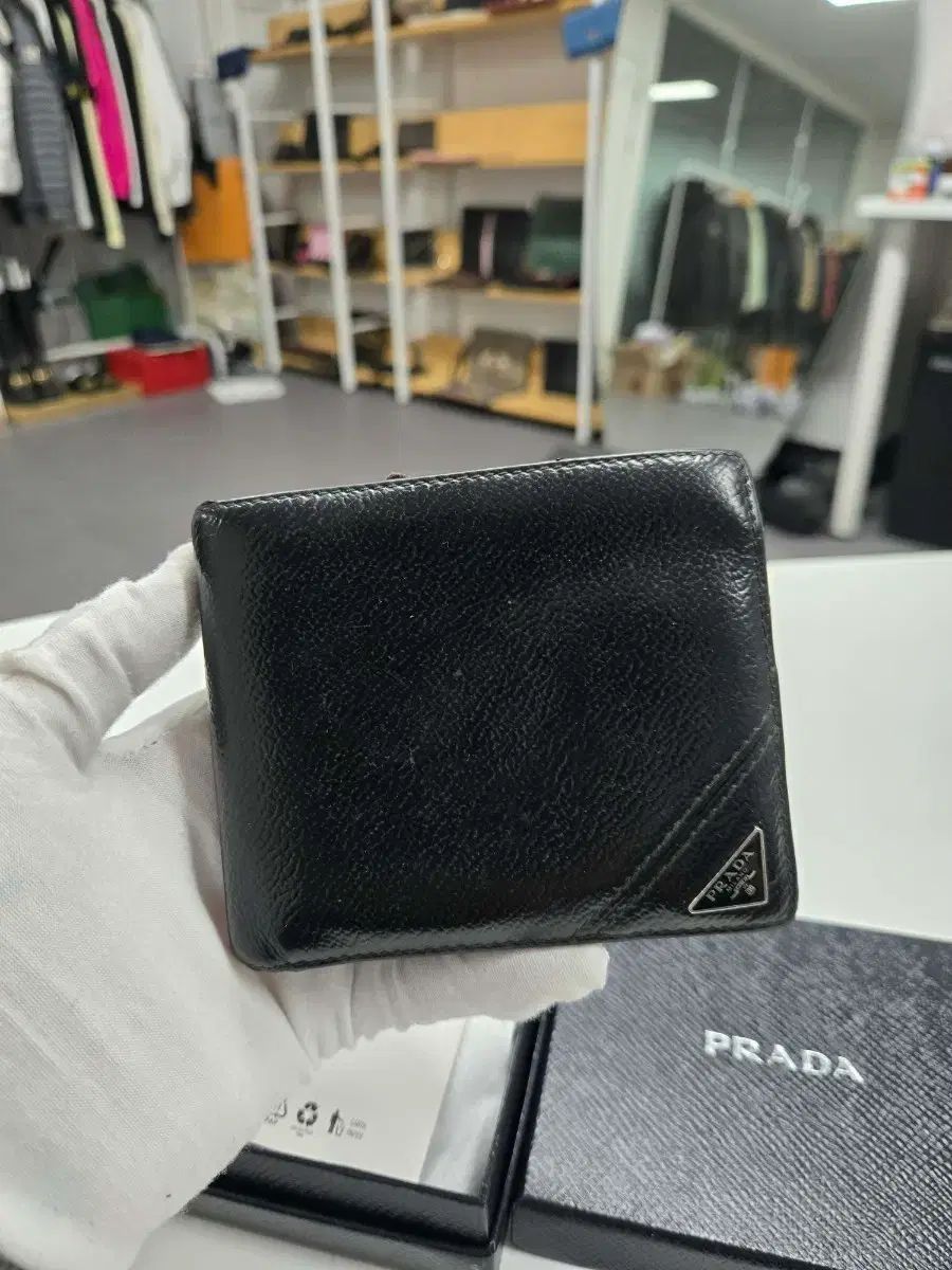 A級コンディション PRADA プラダ サフィアーノ 二つ折り財布