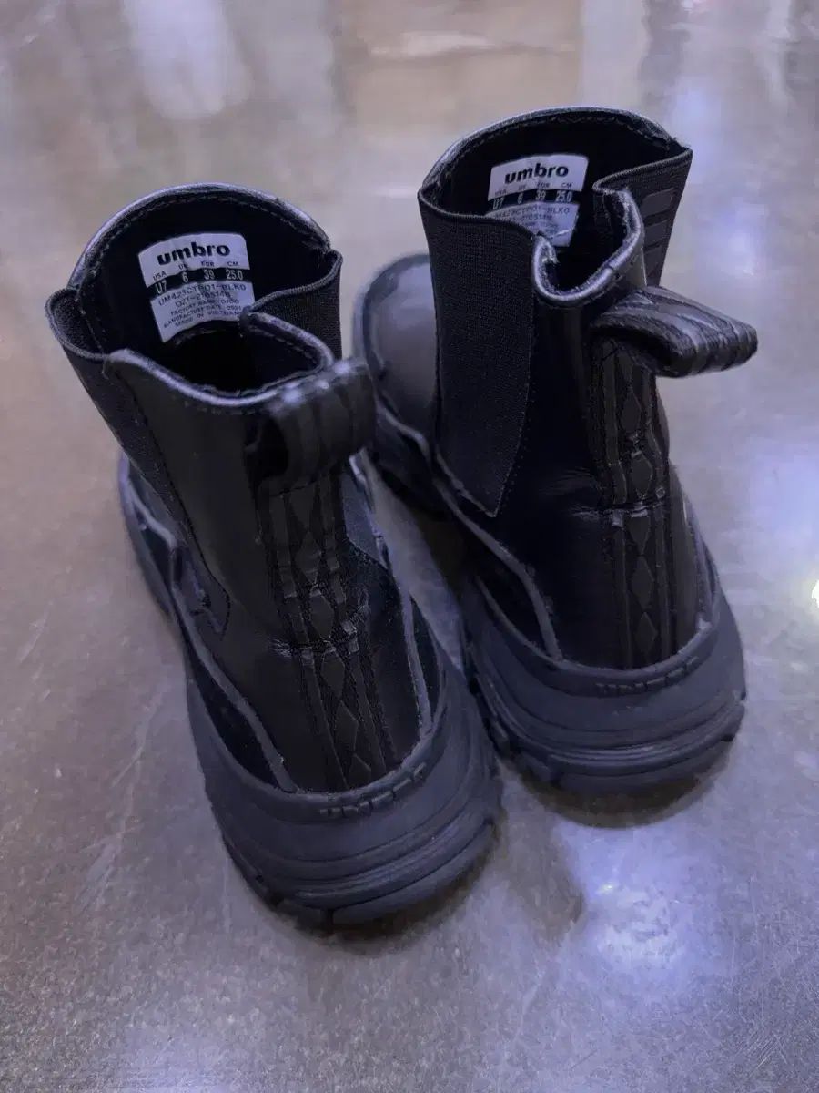  アンブロ ヘイケ ミッドカット チェルシーブーツ ブラック 250 その他 ブーツ 革靴