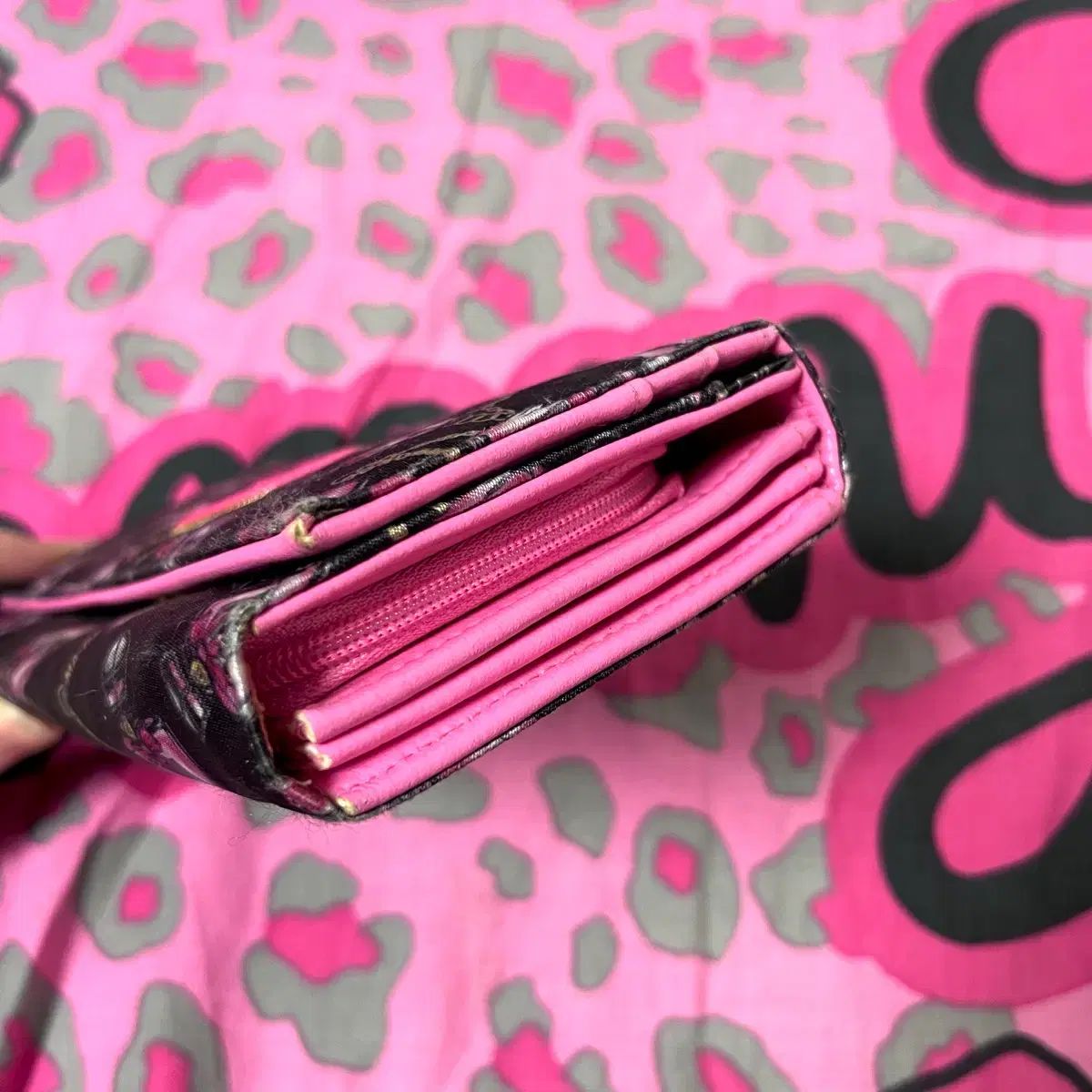 MA*RSマズ BLACKPINK（ブラックピンク） Perfume（パフューム）長財布