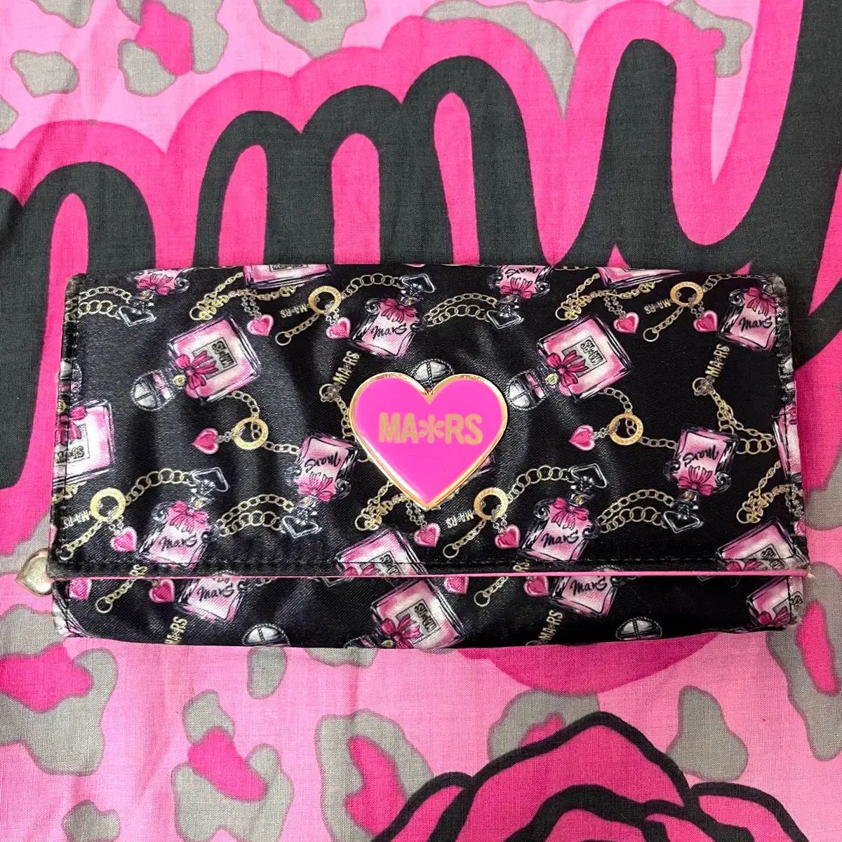 MA*RSマズ BLACKPINK（ブラックピンク） Perfume（パフューム）長財布