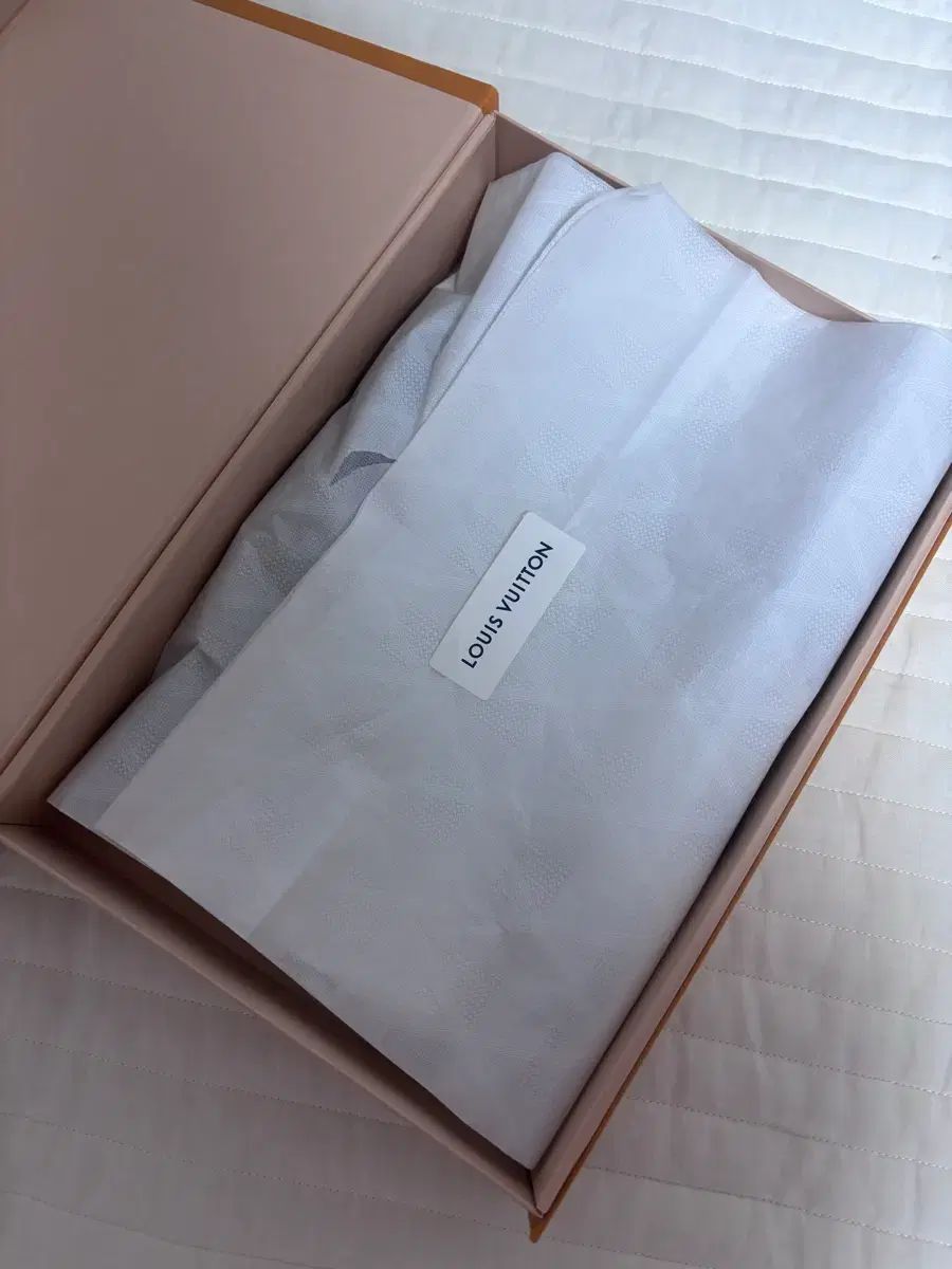  ルイヴィトン スカーフ ブラック 白 パータン バンダナ スカーフ 小物