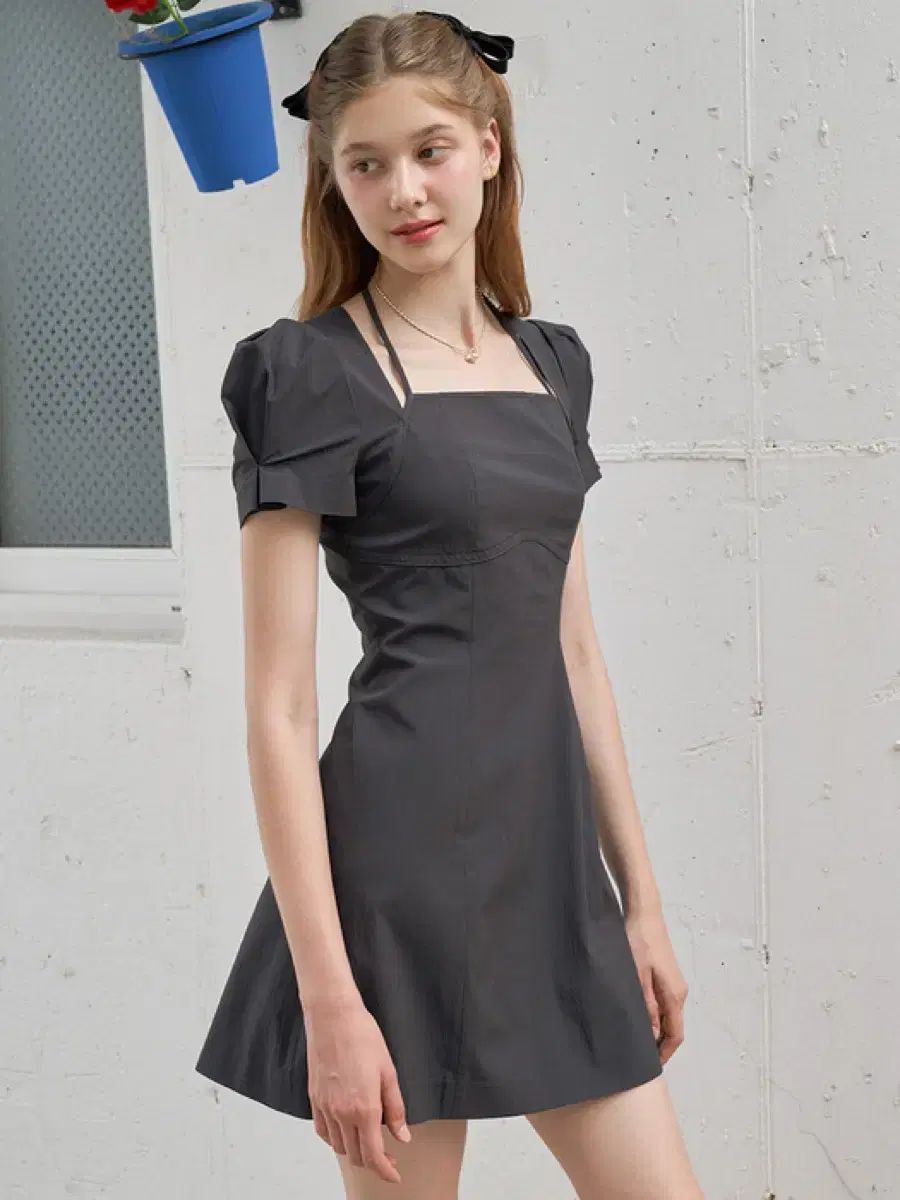 フローム FLOWOOM ブルーミングホルターネックドレス ミニ チャコール