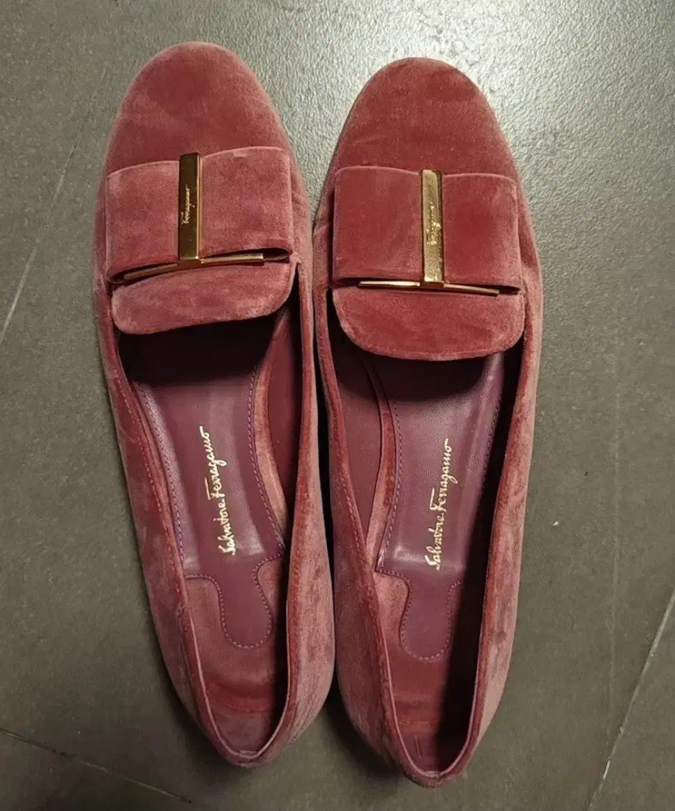 フェラガモ ツアーベルベット ローファー ピンク レディース 靴 8