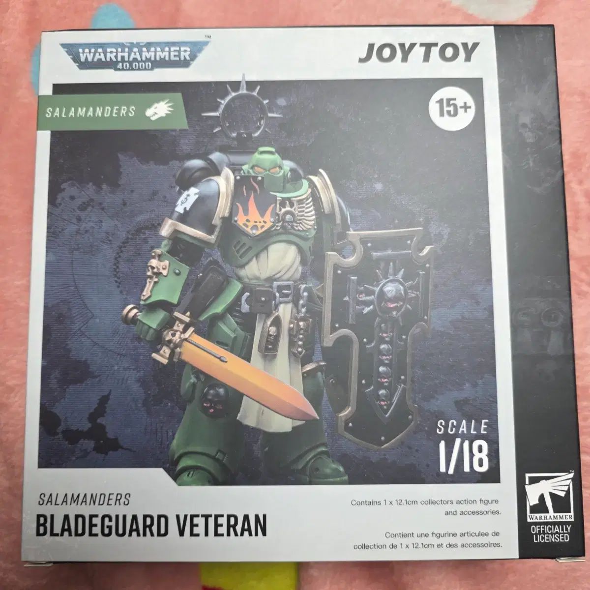 ジョイトゥー 7974 ウォーハンマー40 K サラマンダー BLADEガード ベテラン 開封