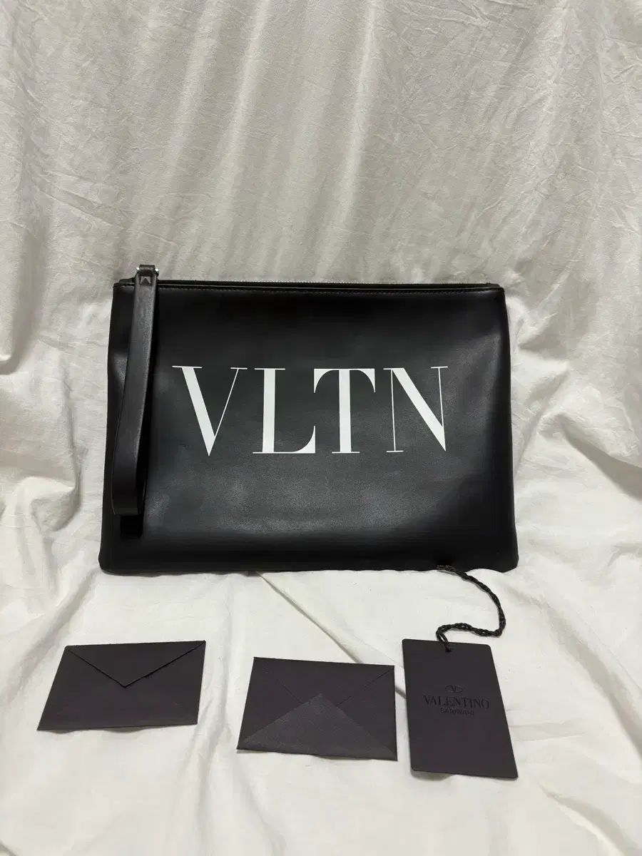 当日配送 Valentino VLTN ロゴ クラッチバッグ