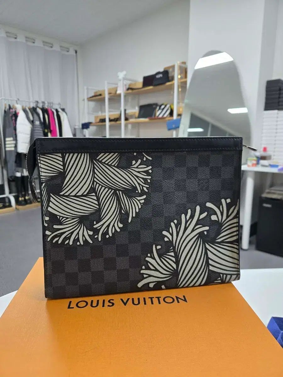 A級コンディション ルイヴィトン ダミエ ネメス ボヤージュ クラッチバッグ