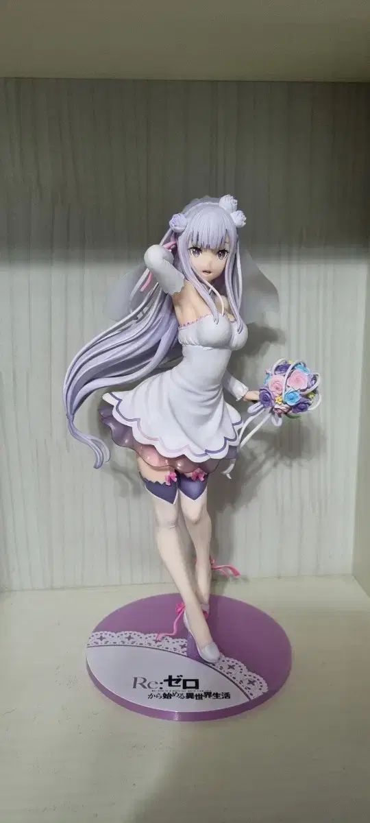 Re ゼロから始める異世界生活 phat エミリア フィギュア