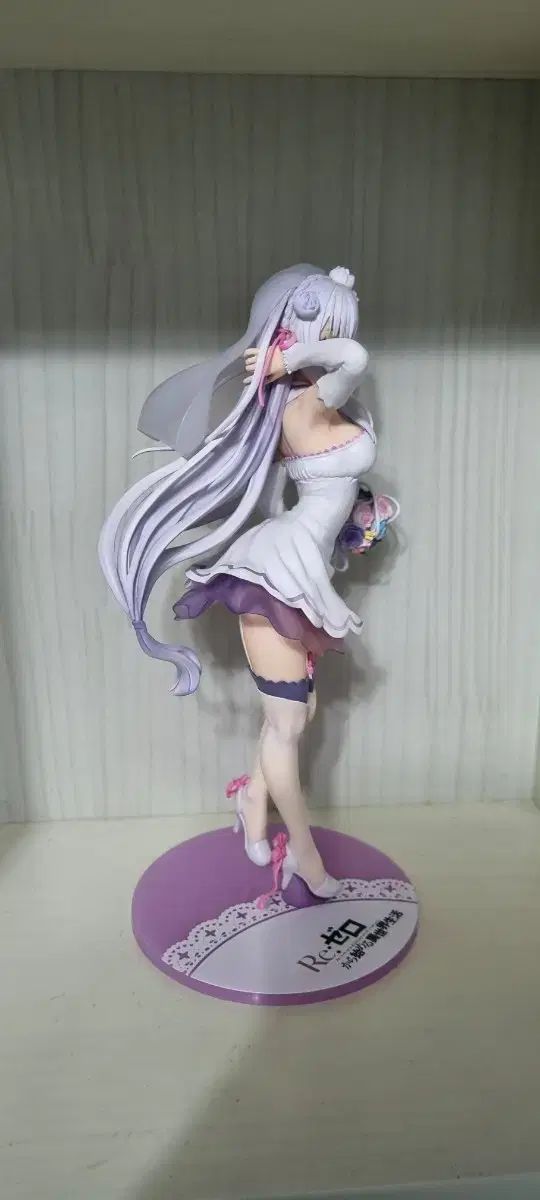 Re ゼロから始める異世界生活 phat エミリア フィギュア