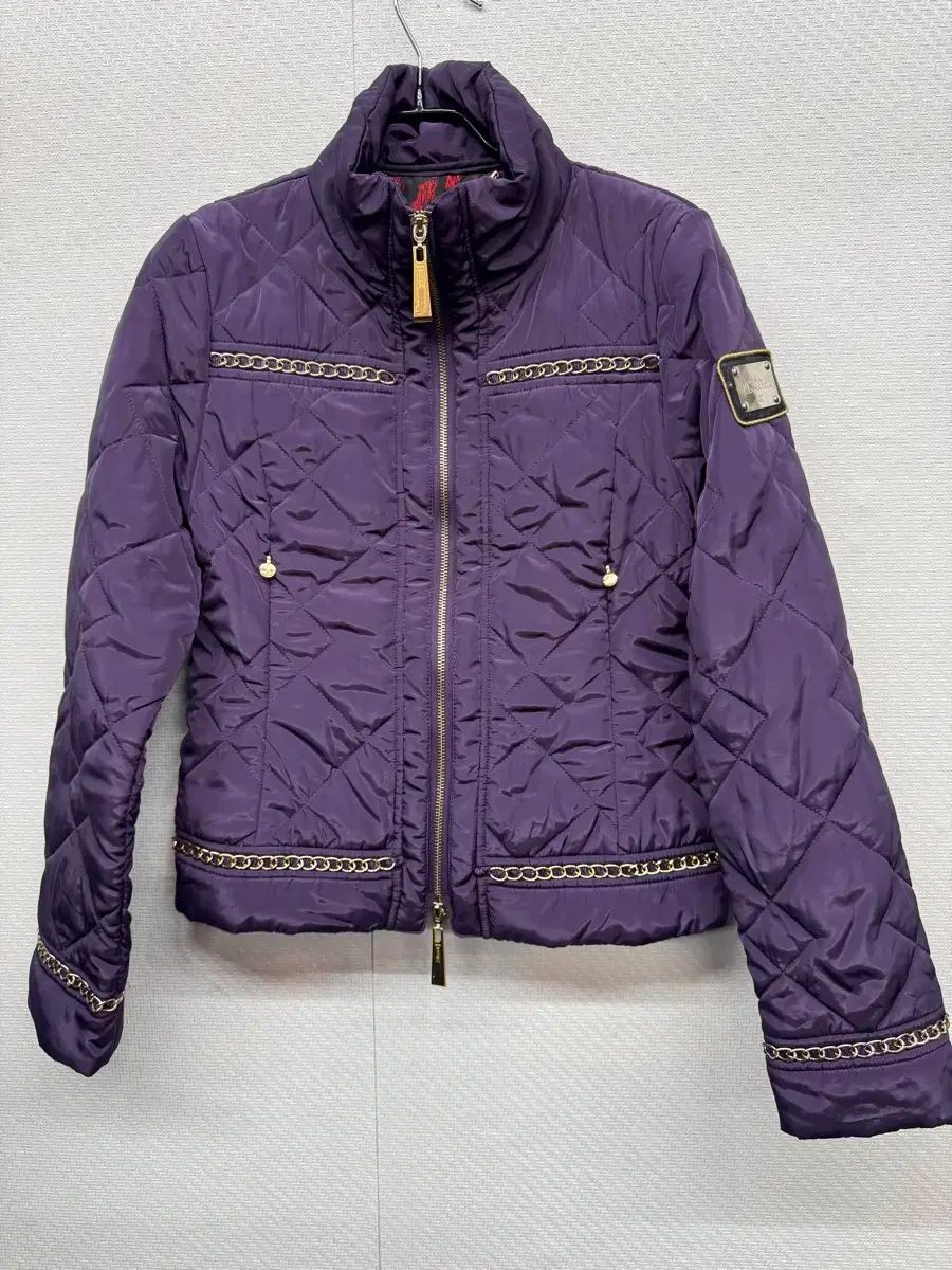 ジャストカヴァリ パープル キルティングダウンジャケット
