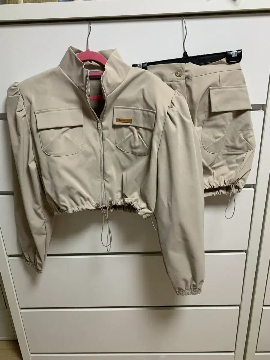 アデル スカート＆ジップアップ セットアップ