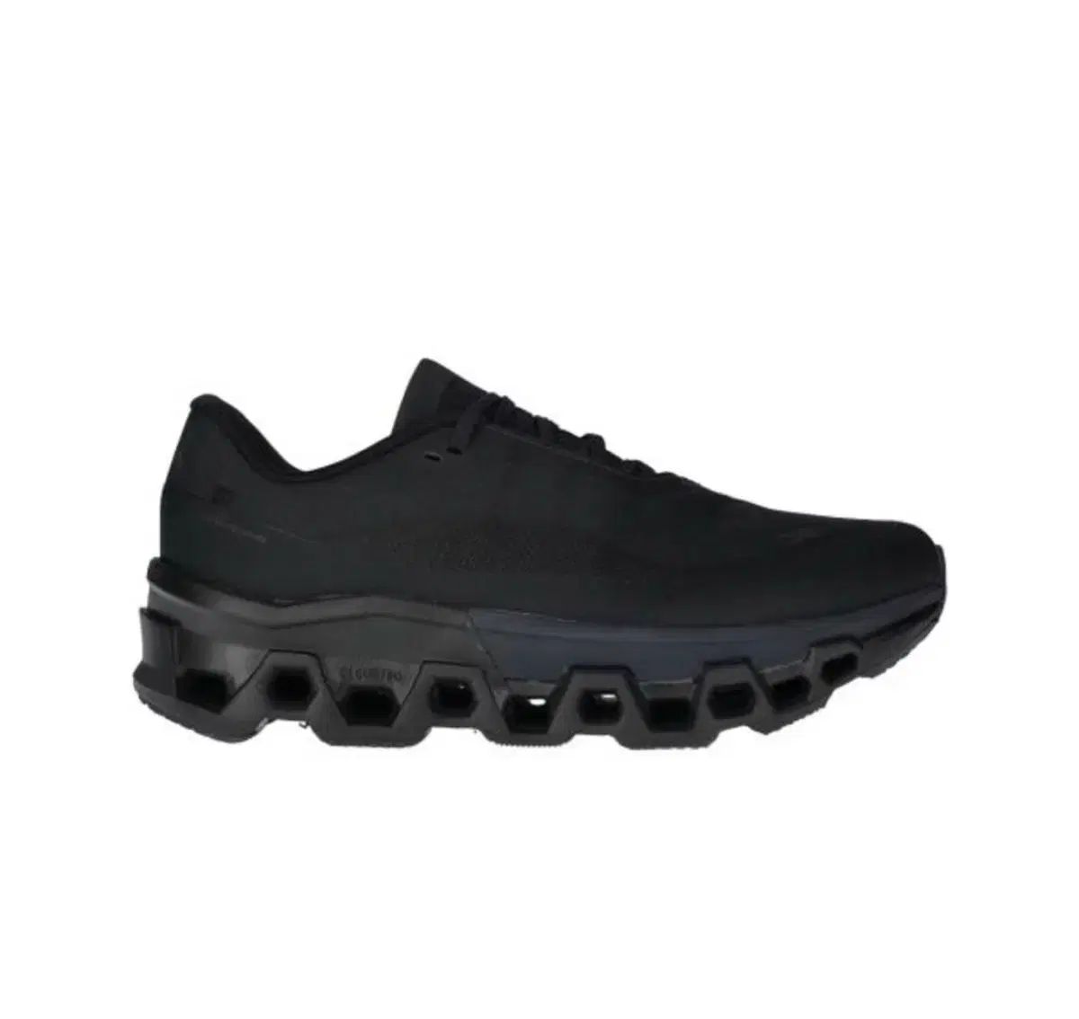 260 オンランニング パフ クラウド ブラック マグネット