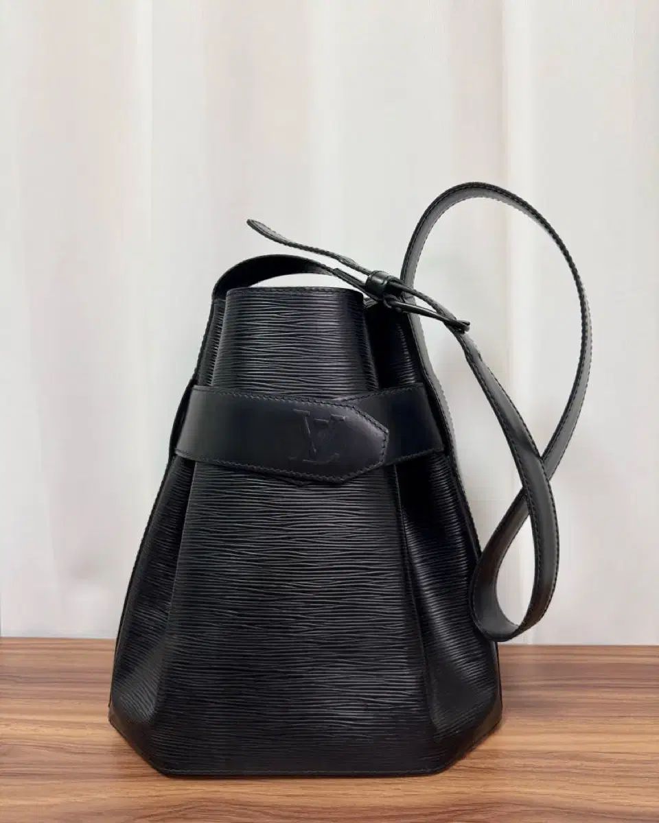 ルイヴィトン エピ サックデポールPM ショルダーバッグ - メルカリ