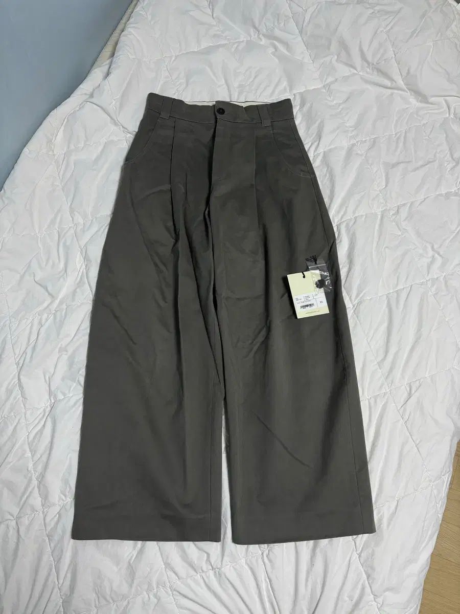 XS スタジオニコルソン ボリュームパンツ リード