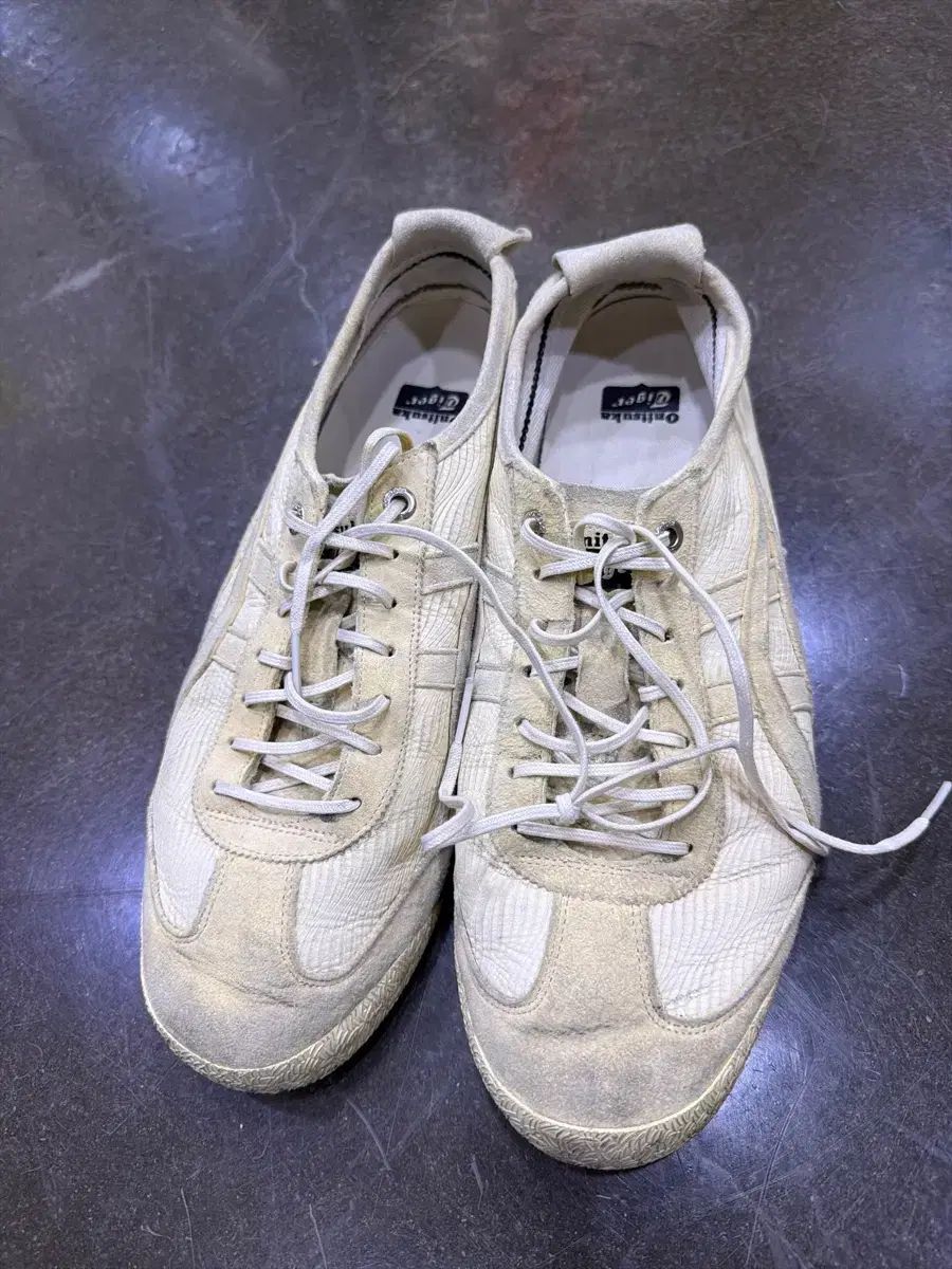 オニツカタイガー メキシコ66 SD スニーカー クリーム 270