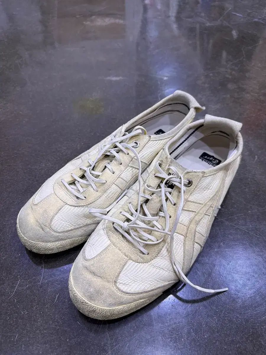 オニツカタイガー メキシコ66 SD スニーカー クリーム 270