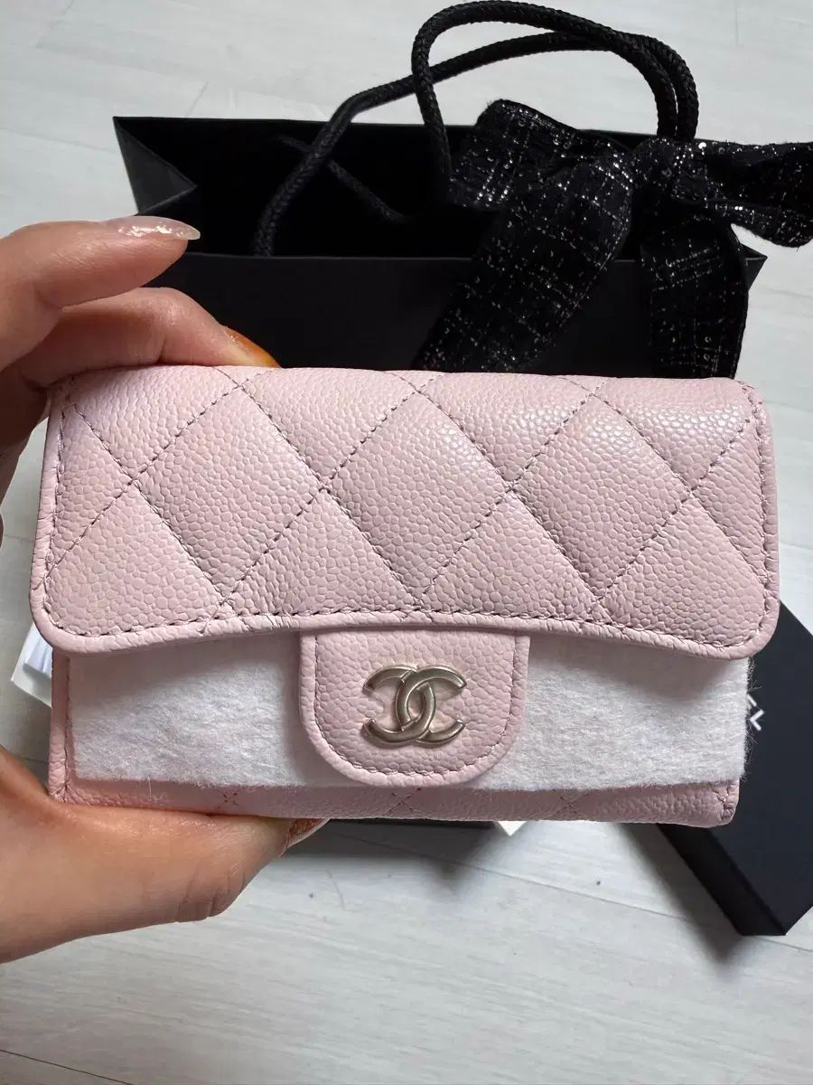 シャネル Classic キャビア ピンク カードウォレット 25年